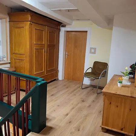 Semesterbostad Haus Semmelrodt